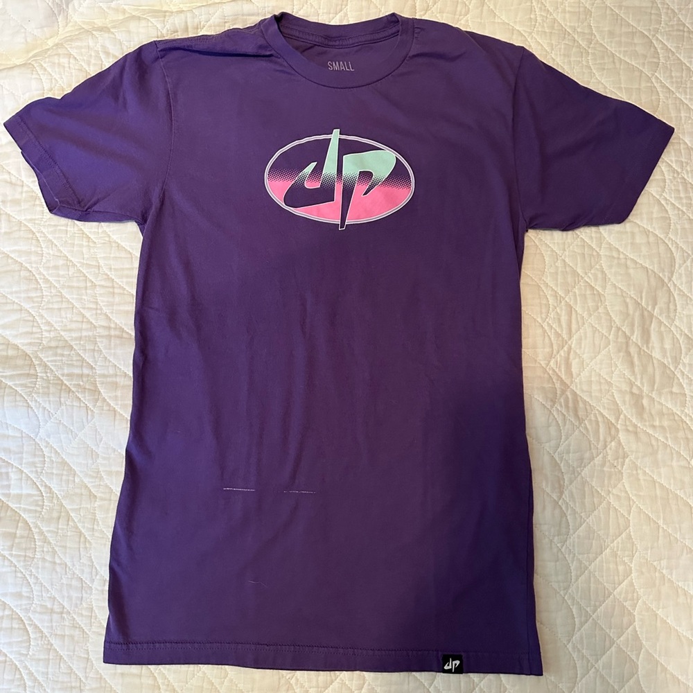 GUC, Dude Perfect Official Tee Shirt Club tee, adult small